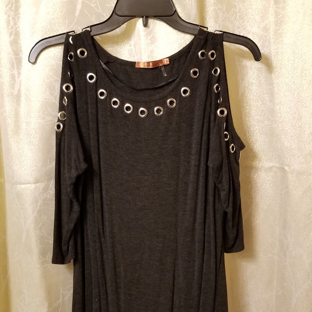 Peep shouder tunic